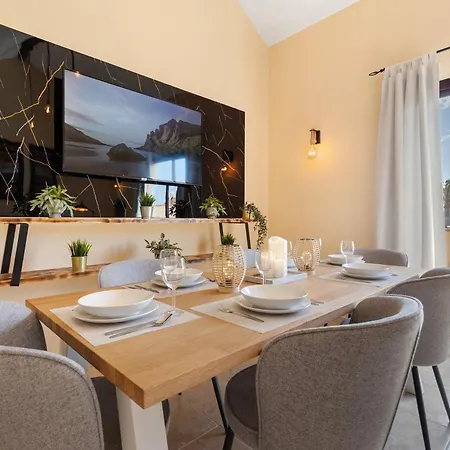 Te Mahana Nei House بيت للعطل كوستا كالما